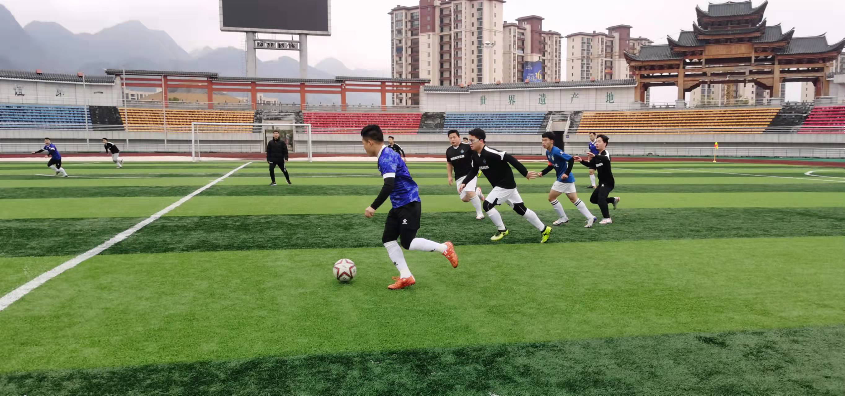 凭借个人能 凭借个人能