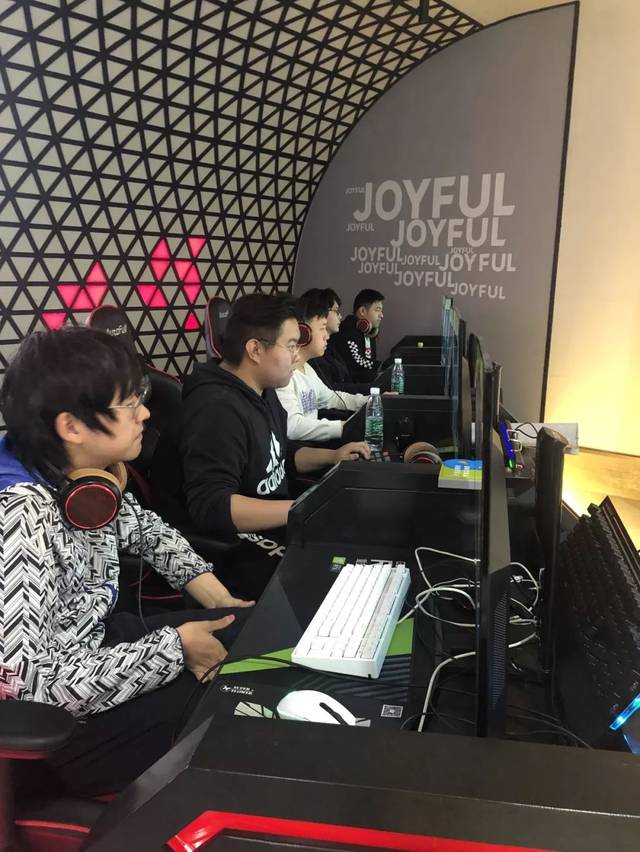 詹姆斯重返 詹姆斯重返